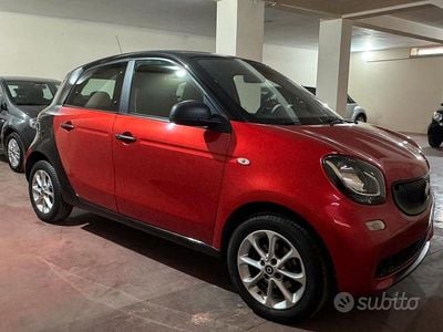 Begagnad Smart ForFour Passion 70 HK (51 kW) 2016 Röd Halvkombi