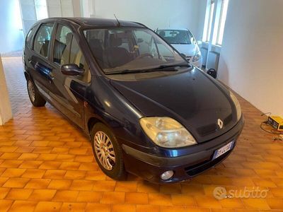 usata Renault Scénic 1.6 BENZINA