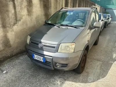 Usata Fiat Panda 4x4 69 CV (50 kW) 2011 Grigio Utilitaria
