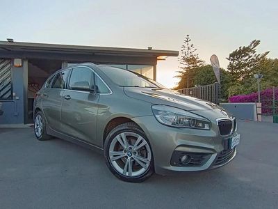 Usata BMW 218 Luxury Line 149 CV (109 kW) 2015 Grigio Station wagon