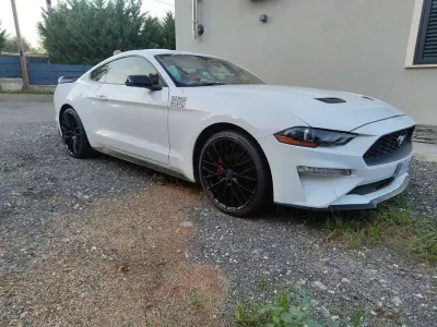 Usata Ford Mustang Convertible 317 CV (233 kW) 2018 Bianco Cabrio