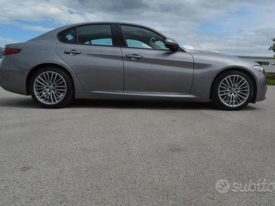 Używany Alfa Romeo Giulia 150 KM (110 kW) 2018 Szary Sedan/Limuzyna