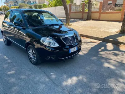 Usata Lancia Ypsilon 90 CV (66 kW) 2010 Nero Utilitaria