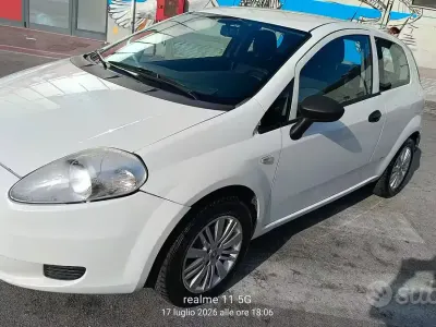 Usata Fiat Grande Punto 69 CV (50 kW) 2012 Bianco Utilitaria