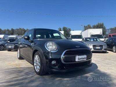 Begagnad Mini One D 95 HK (69 kW) 2018 Svart Halvkombi