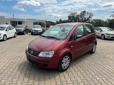 Usata Fiat Idea Dynamic 70 CV (51 kW) 2005 Rosso Monovolume
