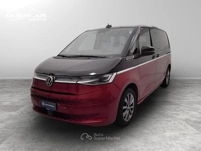 Begagnad VW Multivan Style 218 HK (160 kW) 2022 Röd Minibuss