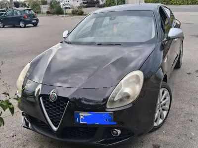 Usata Alfa Romeo Giulietta Super 120 CV (88 kW) 2017 Nero Utilitaria