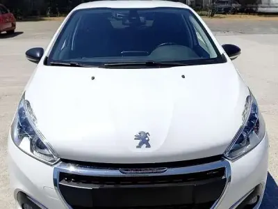 Usata Peugeot 208 GT-line 120 CV (88 kW) 2016 Bianco Utilitaria