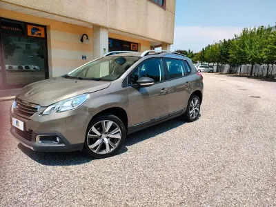 Usata Peugeot 2008 Active 75 CV (55 kW) 2015 Marrone SUV