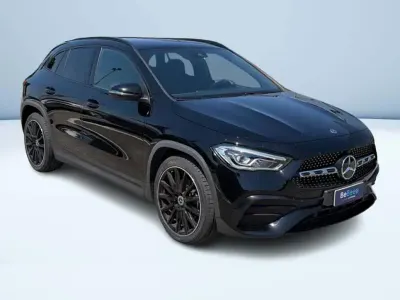 Usata Mercedes GLA180 Premium 116 CV (85 kW) 2023 Nero SUV