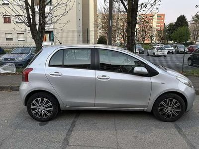 Usata Toyota Yaris Luna 86 CV (63 kW) 2007 Argento Utilitaria