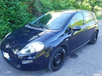 Usata Fiat Punto Street 95 CV (69 kW) 2018 Blu/azzurro Utilitaria
