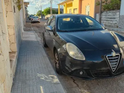 Begagnad Alfa Romeo Giulietta Progression 120 HK (88 kW) 2013 Svart Halvkombi