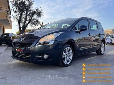 Usata Peugeot 5008 Business-Line 115 CV (84 kW) 2013 Gray Monovolume