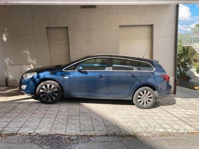Usata Opel Astra 110 CV (80 kW) 2011 Blu Station wagon