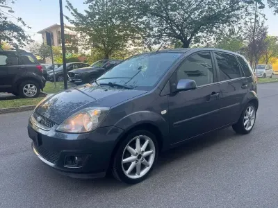 Usata Ford Fiesta Zetec 75 CV (55 kW) 2007 Utilitaria