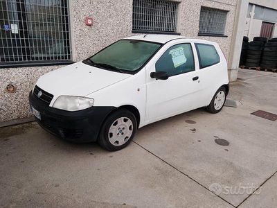 Usata Fiat Punto 60 CV (44 kW) 2006 Bianco Utilitaria