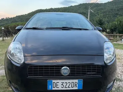 Usata Fiat Grande Punto Dynamic 90 CV (66 kW) 2009 Blu Utilitaria