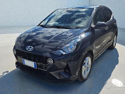 Usata Hyundai i10 100 CV (73 kW) 2021 Grigio scuro metallizzato Utilitaria
