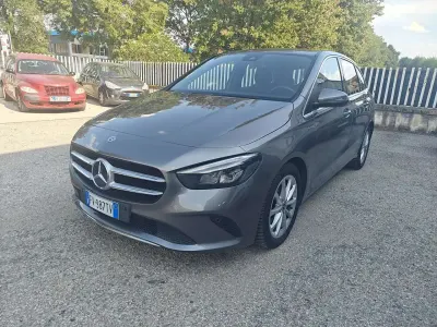 Usata Mercedes B180 Business 116 CV (85 kW) 2019 Grigio Utilitaria