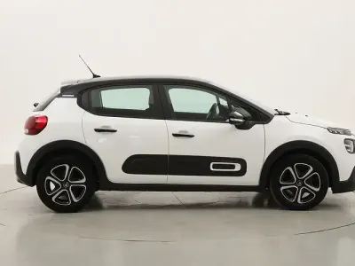 Używany Citroën C3 Shine 83 KM (61 kW) 2023 Hatchback