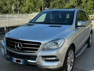 Usata Mercedes ML250 204 CV (150 kW) 2013 Grigio SUV