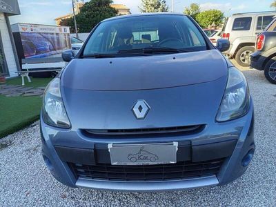 Usata Renault Clio II 75 CV (55 kW) 2011 Grigio Berlina