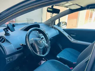 Usata Toyota Yaris 100 CV (73 kW) 2010 Utilitaria