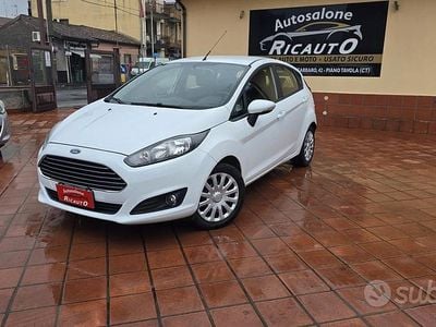 Usata Ford Fiesta Titanium 75 CV (55 kW) 2013 Bianco Utilitaria
