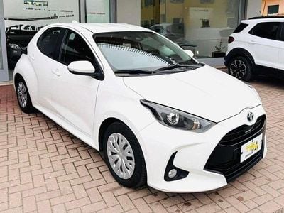 Usata Toyota Yaris Active 72 CV (52 kW) 2023 Bianco Utilitaria