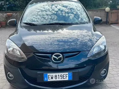 Usata Mazda 2 75 CV (55 kW) 2014 Nero Berlina