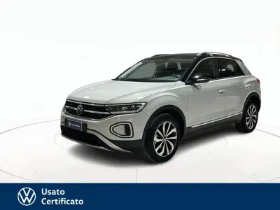Usata VW T-Roc Style 150 CV (110 kW) 2023 Grigio pastello SUV
