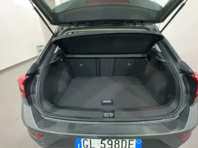Usata VW T-Roc Life 150 CV (110 kW) 2022 Grigio SUV