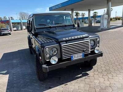 Usado Land Rover Defender 122 CV (89 kW) 2015 Negro Familiar
