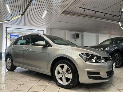 Usata VW Golf VII Comfortline 85 CV (62 kW) 2013 Sabbia Berlina