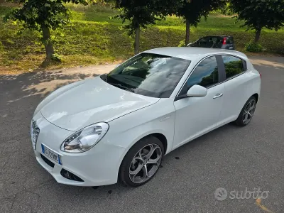 Usata Alfa Romeo Giulietta 120 CV (88 kW) 2010 Bianco Utilitaria