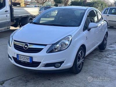 Usata Opel Corsa Sport 86 CV (63 kW) 2010 Bianco Utilitaria