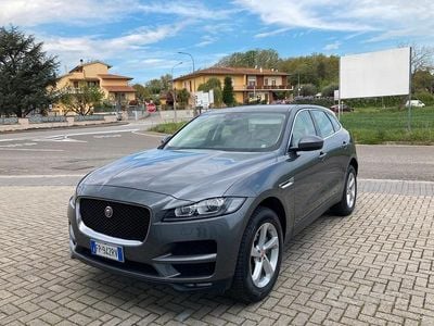 Begagnad Jaguar F-Pace Business Edition 180 HK (132 kW) 2018 Grå SUV