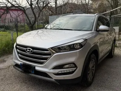 Usata Hyundai Tucson Xpossible 116 CV (85 kW) 2016 Grigio SUV