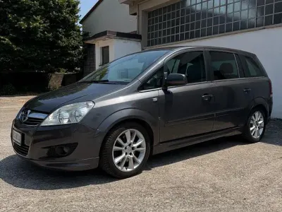 Usata Opel Zafira Cosmo 125 CV (91 kW) 2010 Grigio Monovolume