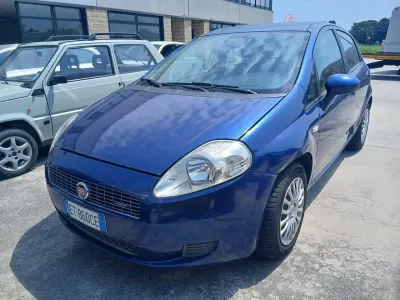 Usata Fiat Grande Punto 95 CV (69 kW) 2014 Bluazzurro Utilitaria