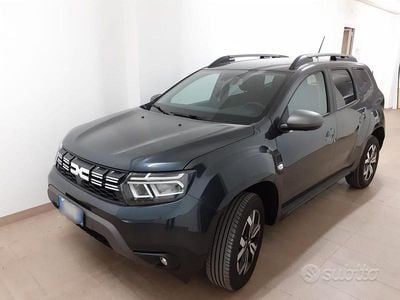 Usata Dacia Duster Journey 116 CV (85 kW) 2024 Grigio SUV