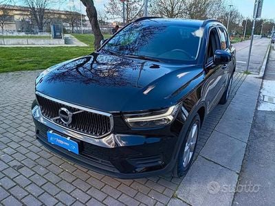 Usata Volvo XC40 Momentum 129 CV (94 kW) 2022 Nero SUV
