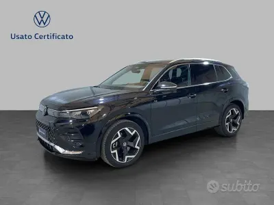 Usata VW Tiguan R-line 150 CV (110 kW) 2024 Deep black perlato SUV