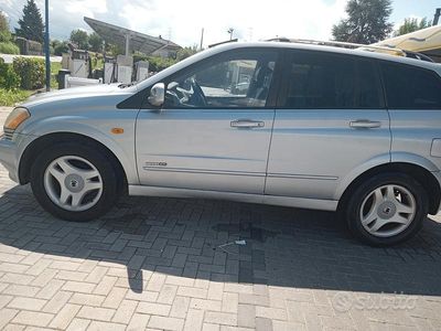 Usata SsangYong Kyron 141 CV (103 kW) 2006 Argento SUV