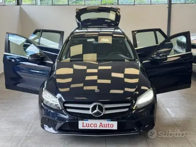 Usata Mercedes C220 Business 194 CV (142 kW) 2019 Bluazzurro Station wagon
