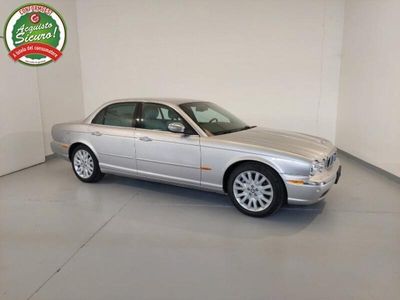 usata Jaguar XJ6 3.0 V6 cat ALPINE MY 2004