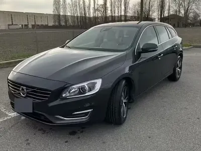 Usata Volvo V60 190 CV (139 kW) 2015 Station wagon