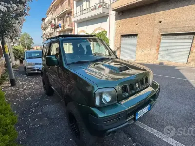 Usata Suzuki Jimny 86 CV (63 kW) 2010 Verde SUV